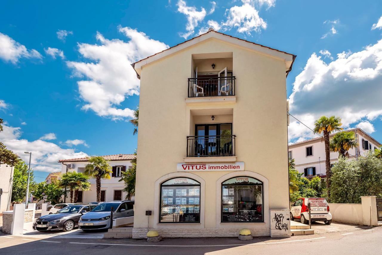 Apartments Dumica Malinska Exterior photo
